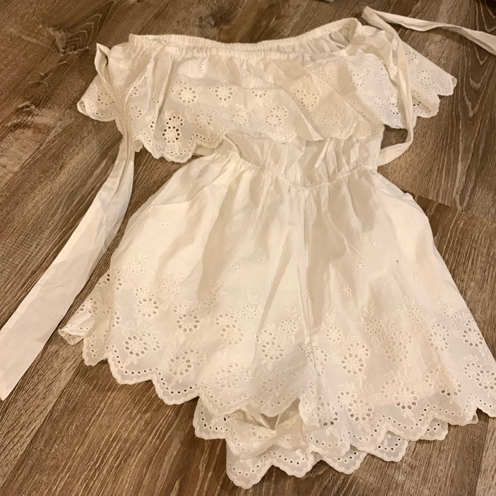 White waist tie romper.